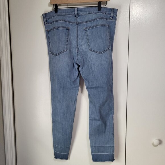 ANN TAYLOR Womens SZ 14 The Skinny Modern Fit Jeans Light Wash Raw Hem Ankle - Picture 5 of 13